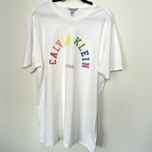 Calvin Klein Graphic Tee - Large Tall